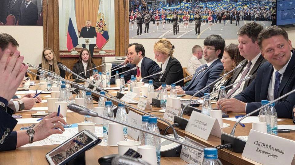 Перспективы и риски: В Госдуме обсудили законодательное регулирование ИИ